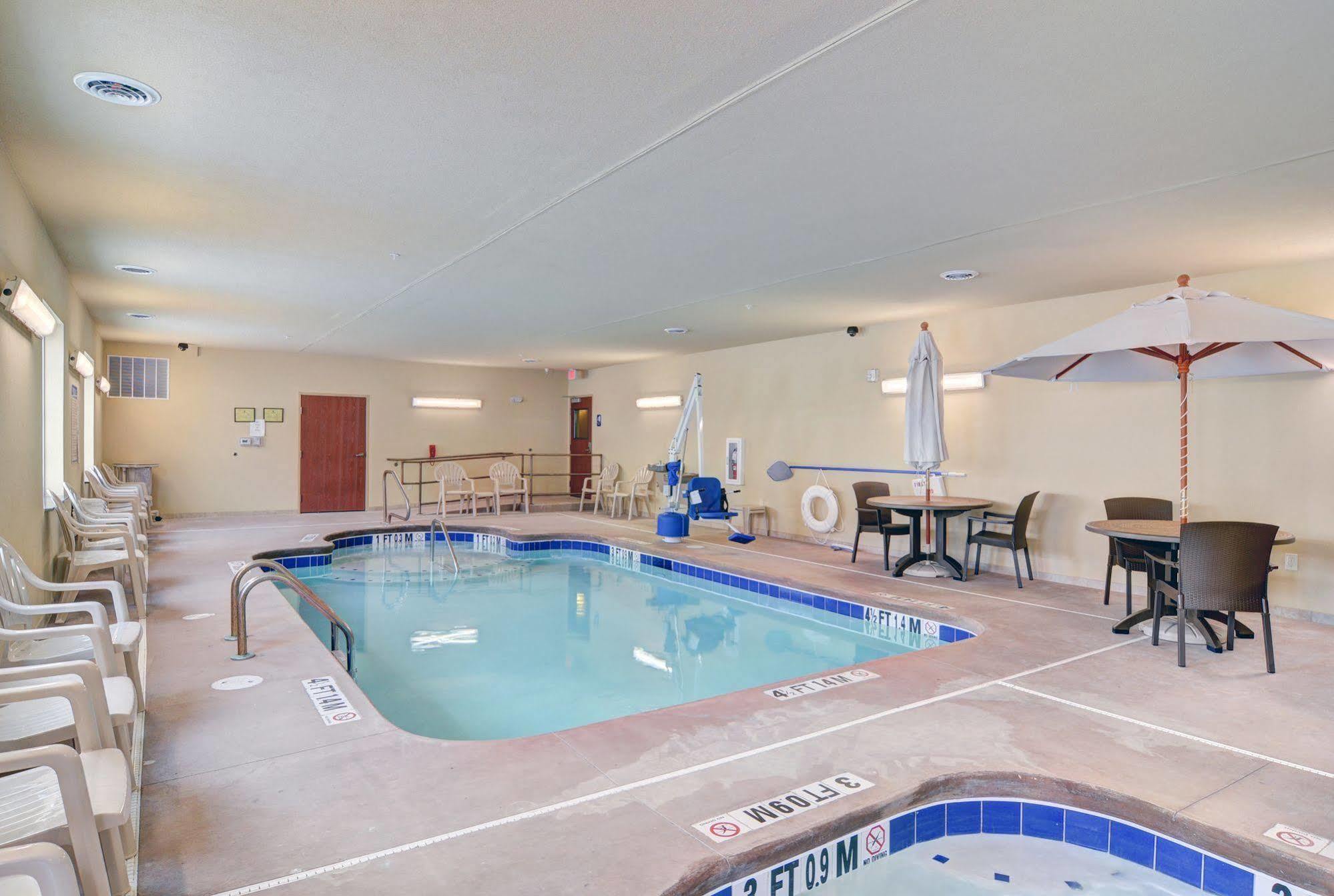 Cobblestone Hotel & Suites - Punxsutawney Exteriér fotografie